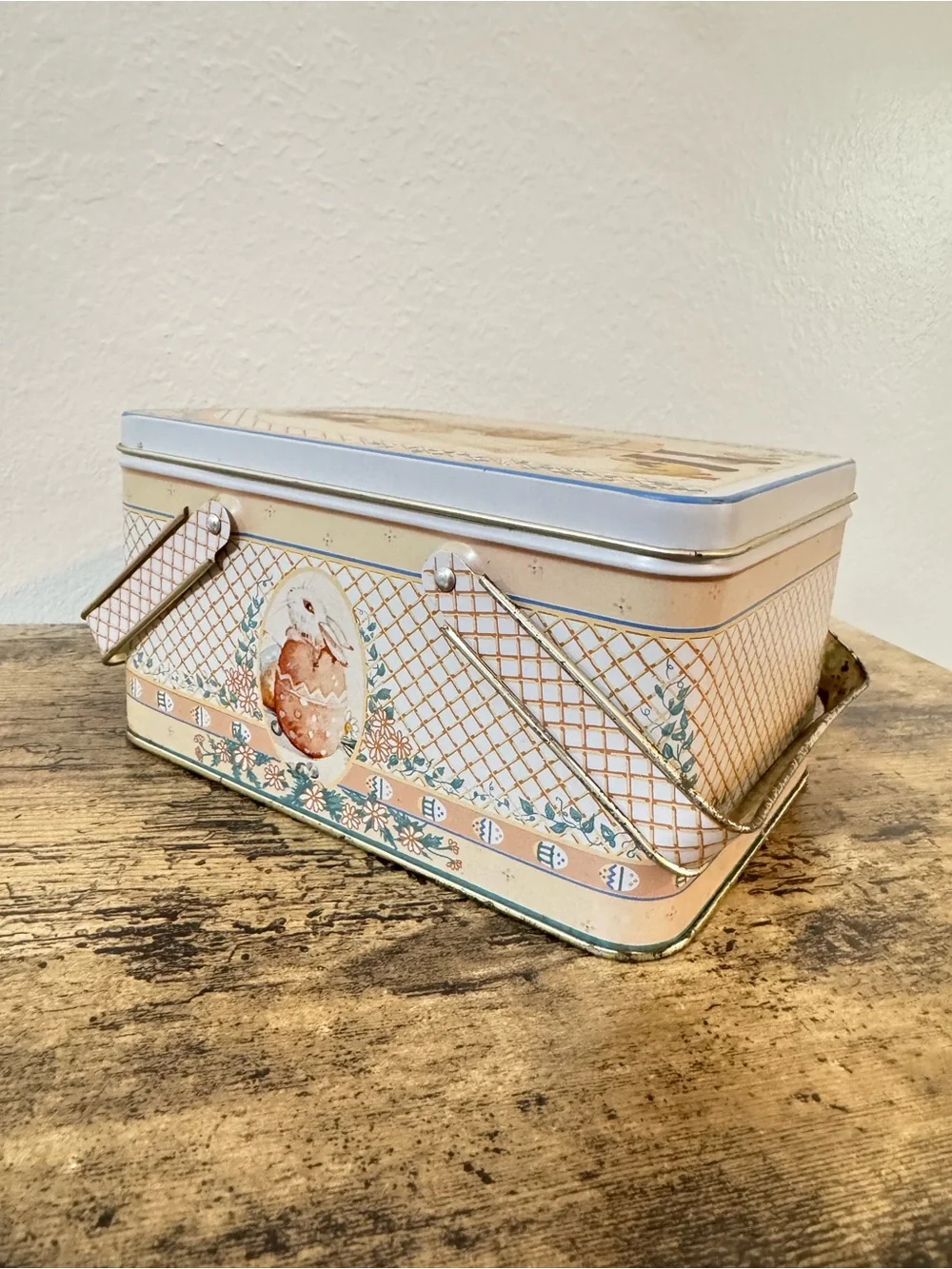 Vintage Jan Hagara “Victoria” Metal Sewing Basket Tin